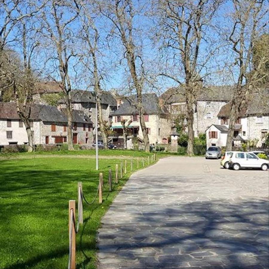 Auberge Henri IV Segur-le-Chateau Exterior foto
